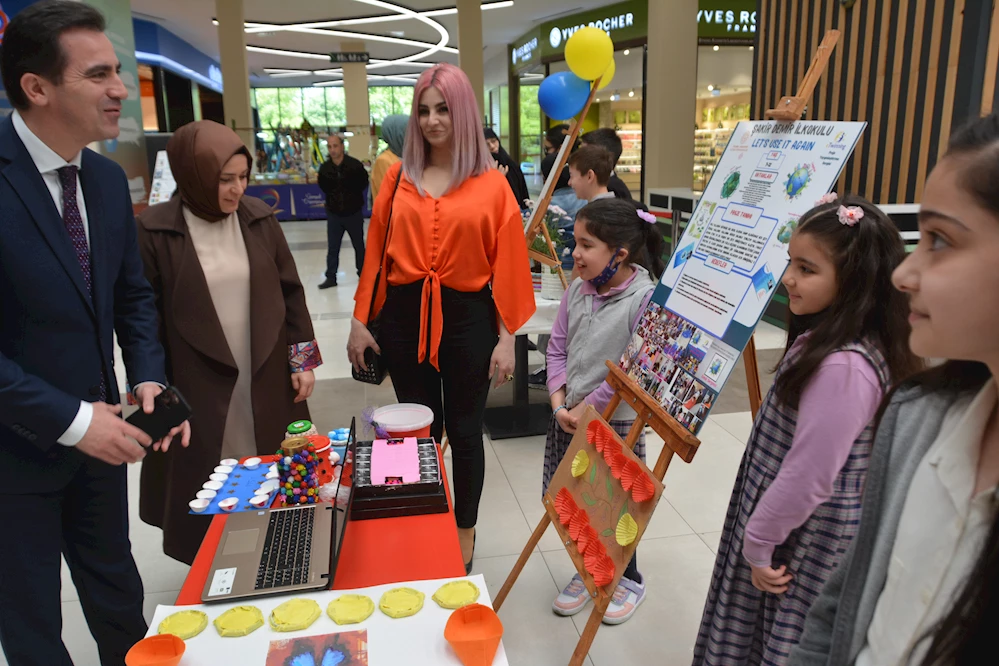 Şehit Ömer Halisdemir Anadolu Lisesi eTwinning Projesini sergiledi