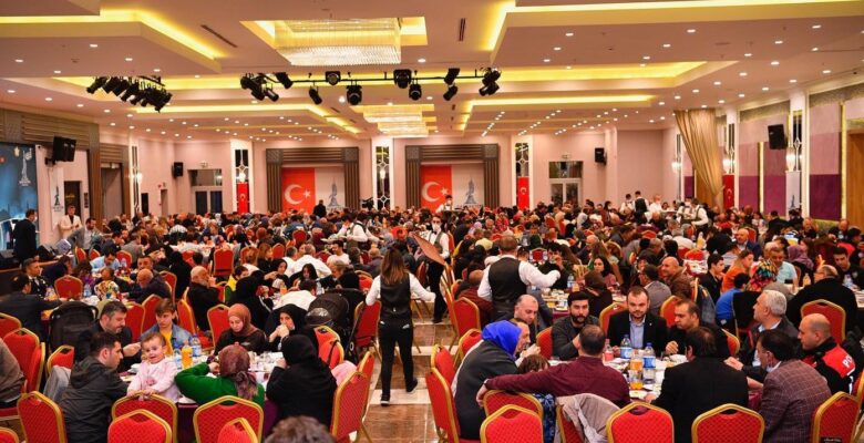 Sancaktepe’de Şehit Aileleri ve Gaziler onuruna iftar yemeği düzenlendi