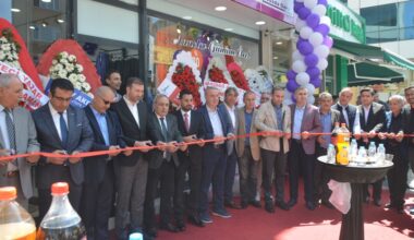 Moda Hira’nın açılışında Sancaktepe siyaseti buluştu Moda Hira’nın açılışında Sancaktepe siyaseti buluştu