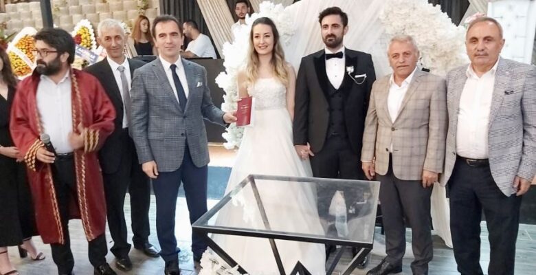 Sancaktepe Belediye Başkan Yardımcısı Kemal Ayyıldız, oğlunu evlendirdi